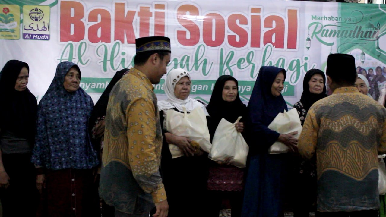 SMPTQ AL HIDAYAH BERBAGI SEMBAKO UNTUK DHUAFA